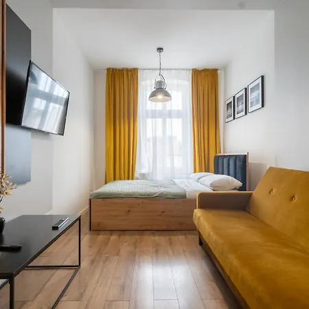 Viktoria Charming By Bookinghost