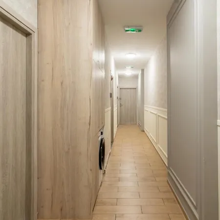 Viktoria Charming By Bookinghost *