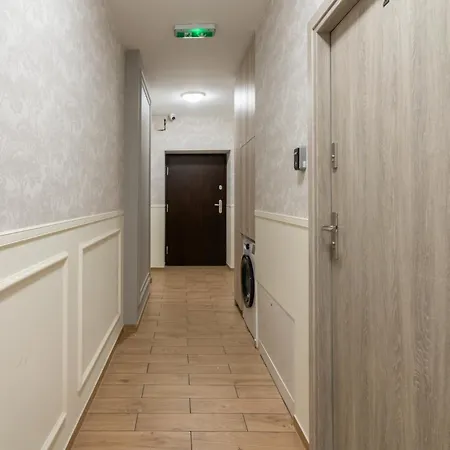 Viktoria Charming By Bookinghost *