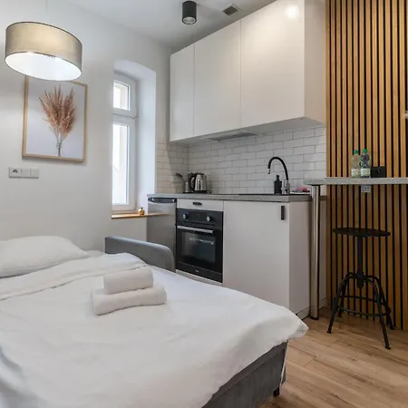 Apartment Viktoria Charming By Bookinghost