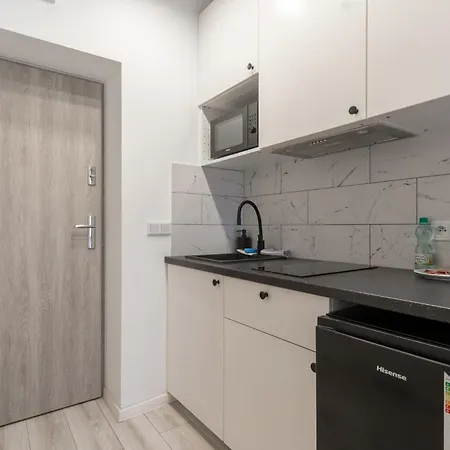 Viktoria Charming By Bookinghost