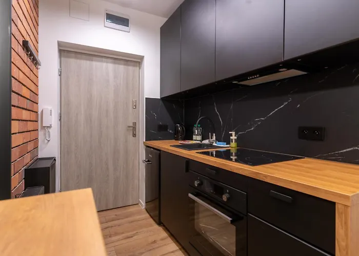 Viktoria Charming By Bookinghost דירה קטוביץ