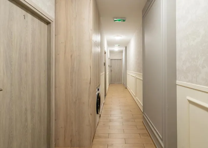 Viktoria Charming By Bookinghost *