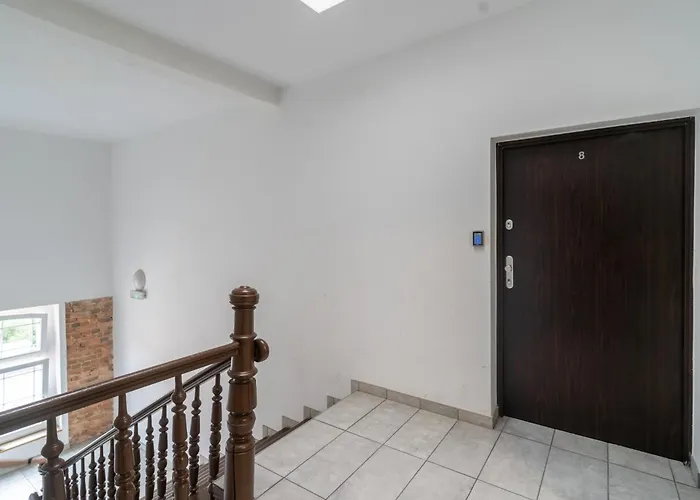 Viktoria Charming By Bookinghost * קטוביץ