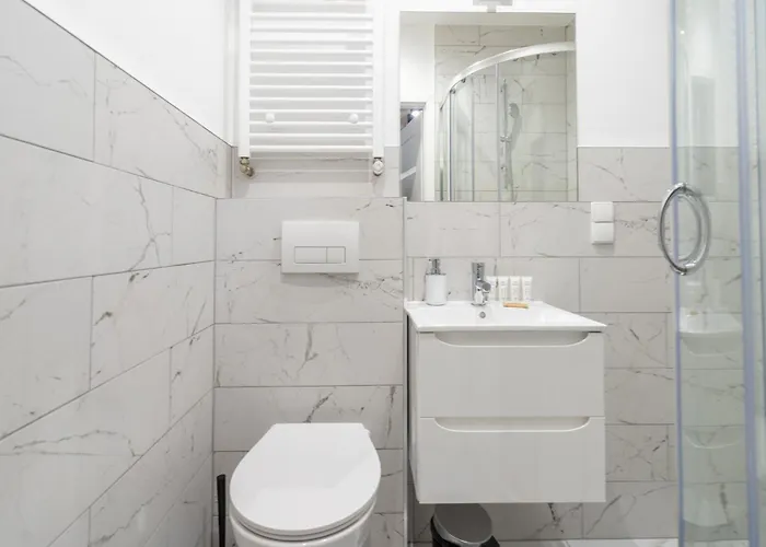 Viktoria Charming By Bookinghost