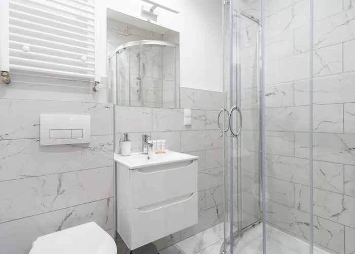 Viktoria Charming By Bookinghost דירה קטוביץ