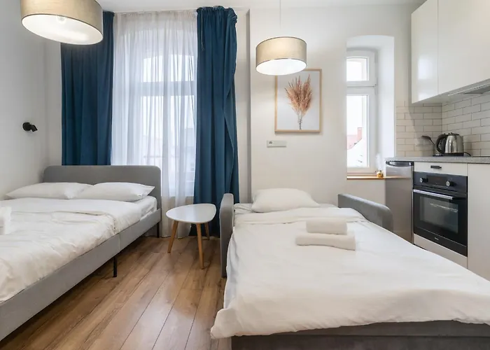 Viktoria Charming By Bookinghost * קטוביץ